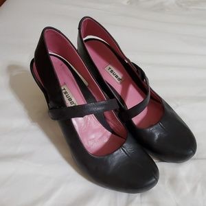 Tsubo black pumps size 10